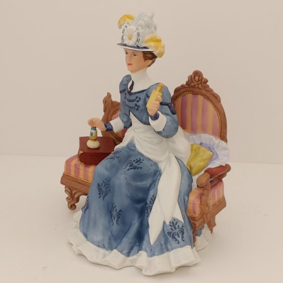 Mrs. Albee 1992 Award [ Congratulations]  Figurine By Avon - Picture 3 of 8